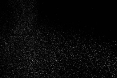 Siyah arka planda soyut su sıçramaları. Soyut su püskürtüsü. Soyut yağmur. Duş suyu damlaları. soyut doku.