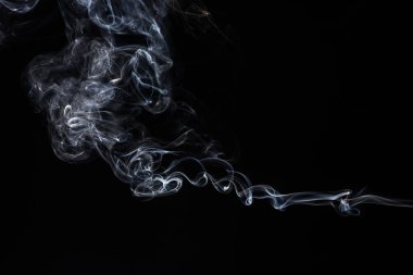 dumanı siyah arkaplanda.