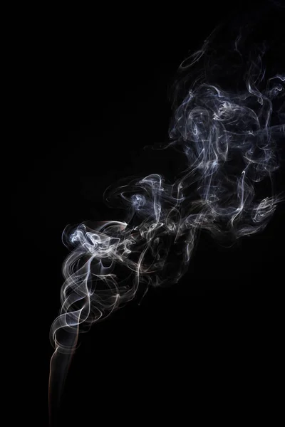 黒い背景に煙の動きを凍結します 抽象的なアーク雲 — ストック写真