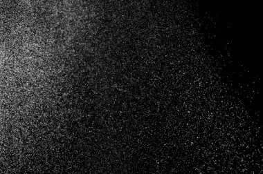 Siyah arka planda soyut su sıçramaları. Soyut su püskürtüsü. Soyut yağmur. Duş suyu damlaları. soyut doku.