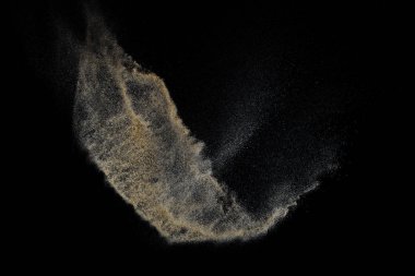 Siyah arka plan üzerine izole Sandy patlama. Soyut parçacıklar bulut. Doku eleman tasarımı için.