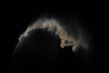 Siyah arka plan üzerine izole Sandy patlama. Soyut parçacıklar bulut. Doku eleman tasarımı için.