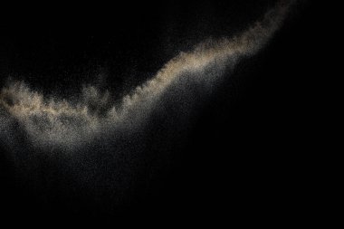 Siyah arka plan üzerine izole Sandy patlama. Soyut parçacıklar bulut. Doku eleman tasarımı için.