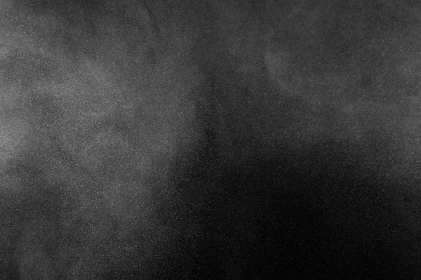 白色粉末爆炸在黑色背景 抽象灰尘纹理 — 图库照片