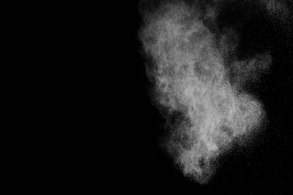 黒の背景に白い粉爆発 概要白砂質 — ストック写真