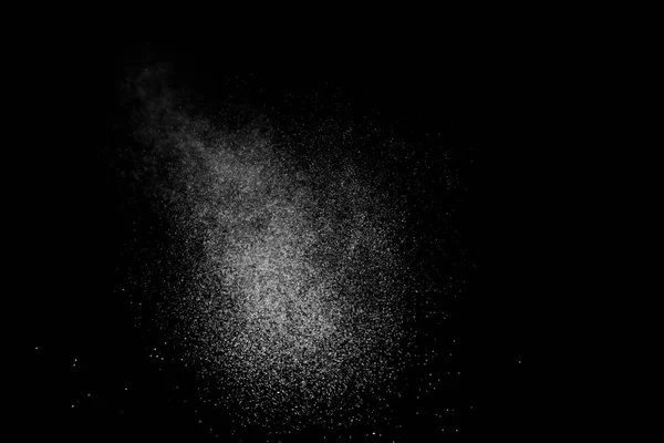黒い背景に水の抽象的なスプラッシュ 白い粒子の凍結運動 雪のオーバーレイテクスチャ — ストック写真