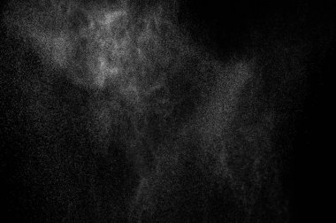 Siyah arkaplanda soyut su sıçramaları