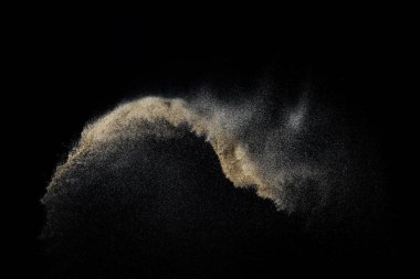 Siyah arka plan üzerine izole Sandy patlama. Soyut parçacıklar bulut. Doku eleman tasarımı için.