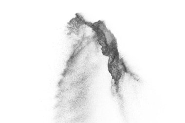 Siyah parçacıklar beyaz zemin üzerinde izole edildi. Soyut toz tabakası dokusu.