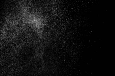 Siyah arka planda soyut su sıçramaları. Soyut su püskürtüsü. Soyut yağmur. Duş suyu damlaları. soyut doku.