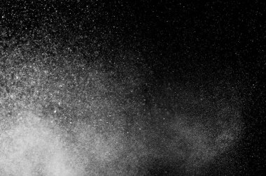 Siyah arkaplanda soyut su sıçramaları