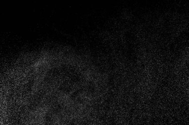 Siyah arka planda soyut su sıçramaları. Soyut su püskürtüsü. Soyut yağmur. Duş suyu damlaları. soyut doku.