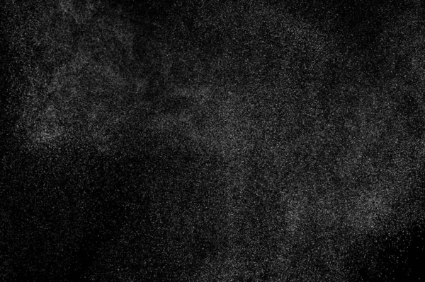 Siyah arka planda soyut su sıçramaları. Soyut su püskürtüsü. Soyut yağmur. Duş suyu damlaları. soyut doku.