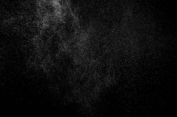 Siyah arka planda soyut su sıçramaları. Soyut su püskürtüsü. Soyut yağmur. Duş suyu damlaları. soyut doku.