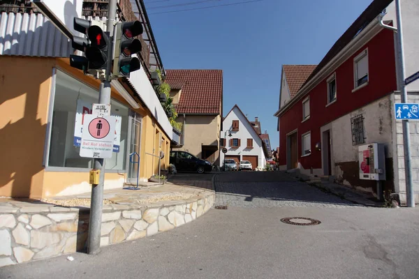 Tubingen/Tyskland-juli 31 2018: husbyggnader och vägar runt staden Tubingen. Vissa byggnader ser fortfarande kvar den klassiska europeiska arkitekturen — Stockfoto