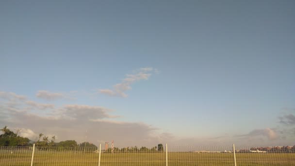 Een Prachtige Tijd Lapse Van Altocumulus Wolken Bewegen Graslanden Luchthavens — Stockvideo