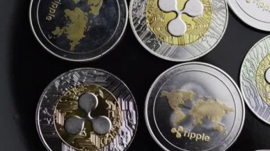 Bitcoins dijital cryptocurrency dönen çekim