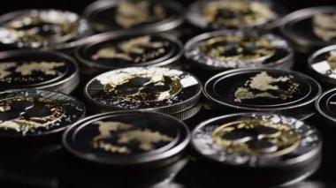 Bitcoins dijital cryptocurrency dönen çekim