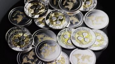 Bitcoins dijital cryptocurrency dönen çekim