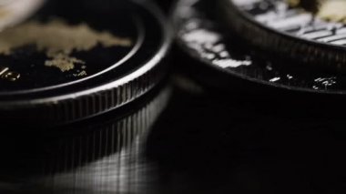 Bitcoins dijital cryptocurrency dönen çekim