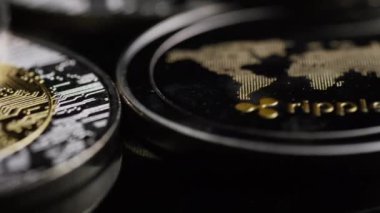 Bitcoins dijital cryptocurrency dönen çekim
