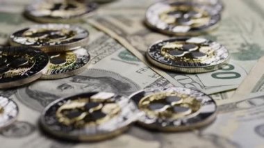 Bitcoins dijital cryptocurrency dönen çekim