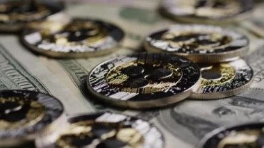 Bitcoins dijital cryptocurrency dönen çekim