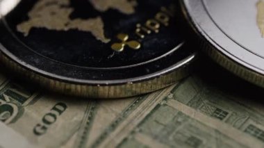 Bitcoins dijital cryptocurrency dönen çekim