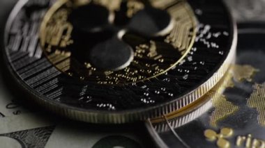 Bitcoins dijital cryptocurrency dönen çekim