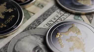 Bitcoins dijital cryptocurrency dönen çekim