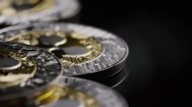Bitcoins dijital cryptocurrency dönen çekim