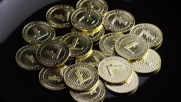 Roterande skott av bitcoins digitala kryptovaluta-Bitcoin Litecoin — Stockvideo