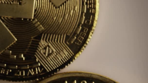 ビットコインの回転ショットデジタル暗号通貨-ビットコイン混合 — ストック動画