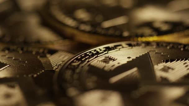 Tiro rotativo de Bitcoins criptomoeda digital - BITCOIN MONERO — Vídeo de Stock