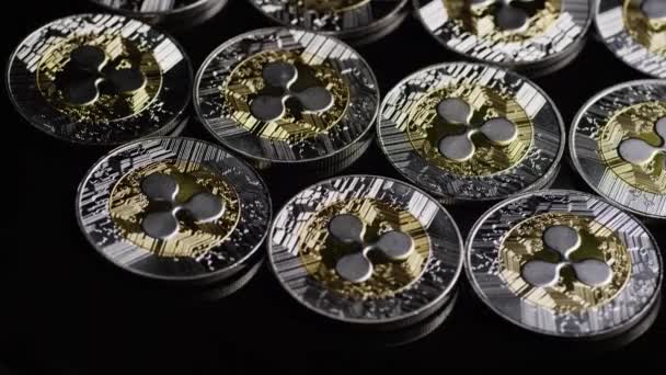Tiro rotativo de Bitcoins criptomoeda digital — Vídeo de Stock