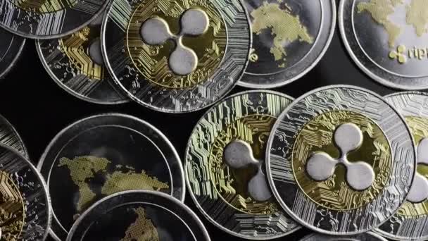 Roterande skott av bitcoins digitala kryptovaluta — Stockvideo