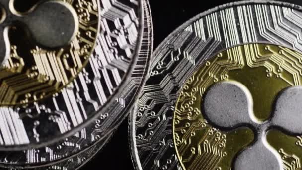 Roterande skott av bitcoins digitala kryptovaluta — Stockvideo