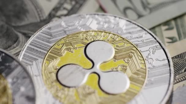 Tiro giratorio de Bitcoins criptomoneda digital — Vídeos de Stock