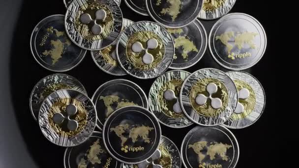 Tiro giratorio de Bitcoins criptomoneda digital — Vídeo de stock