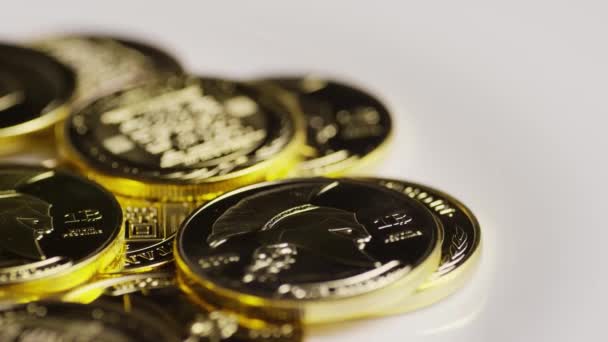 Roterende shot van Titan Bitcoins digitale cryptocurrency — Stockvideo