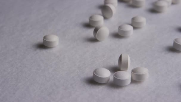 Rotating stock footage shot of vitamins and pills — Stock Video