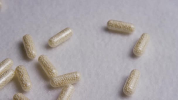 Rotating stock footage shot of vitamins and pills — Stock Video