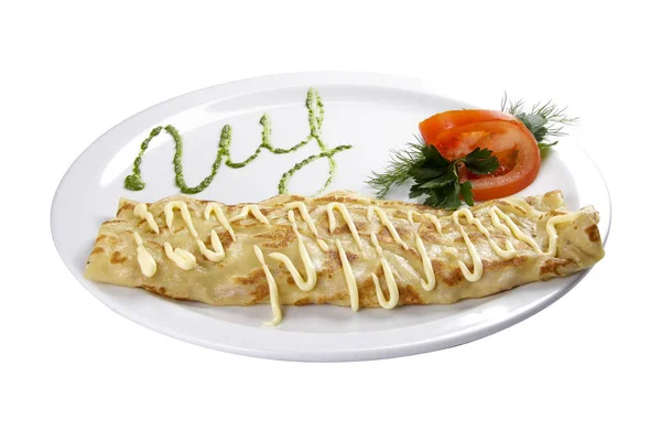 Pannenkoeken en tarwemeel met vulling. Op een witte achtergrond — Stockfoto