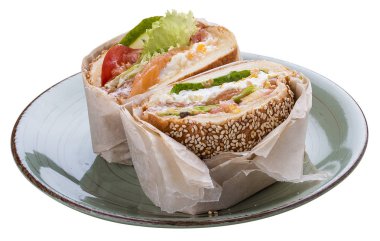 Kahvaltı. Somon ve salata ile Balık Burger