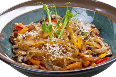 Shiitake mantar ile soya cam erişte