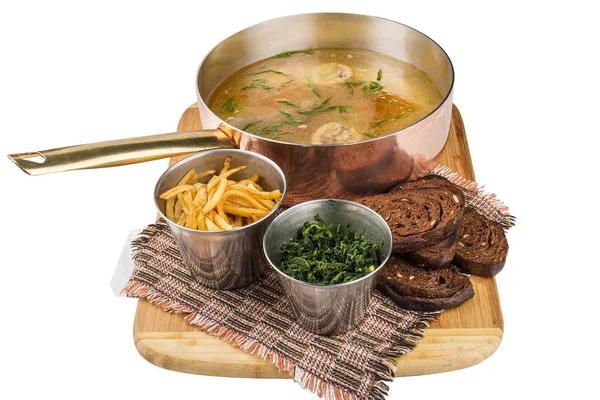 Tafelspitz. Sopa de ternera con el hueso y guarnición. Cuisin austriaco —  Fotos de Stock