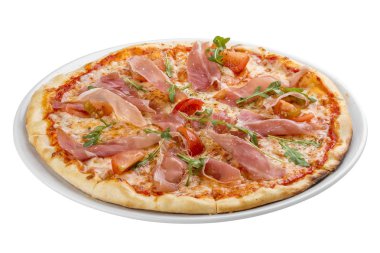 Prosciutto ve arugula ile pizza. Beyaz arka planda