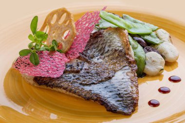 Sebzeli ve kestaneli fileto.