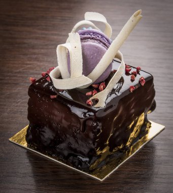 Çikolatalı tatlı ve kremalı