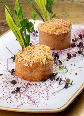 Balık ciğerli Grand Eclairs. Klasik Rus yemeği.